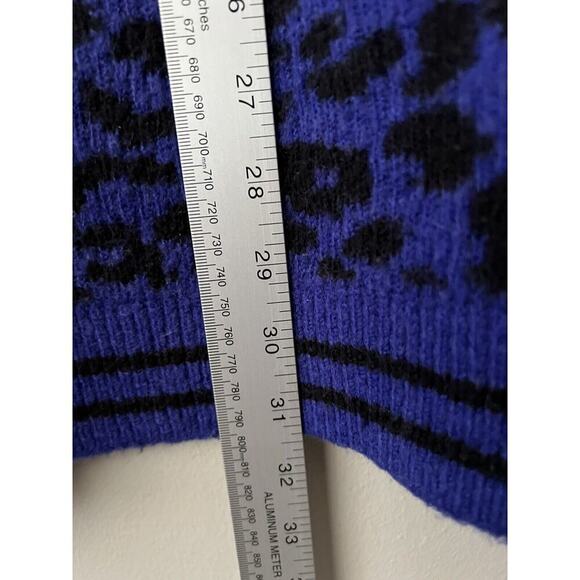 John + Jenn Sweater Womens Medium Oversized Animal Print V Neck Blue Tunic - Picture 4 of 9